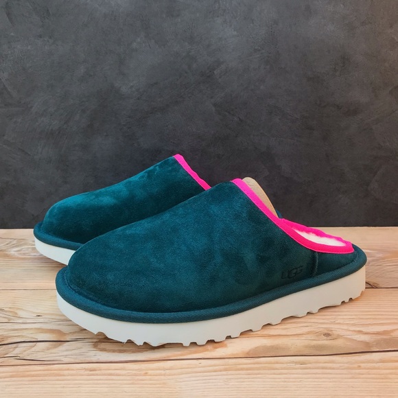 UGG Classic Slip On - Picture 9 of 16